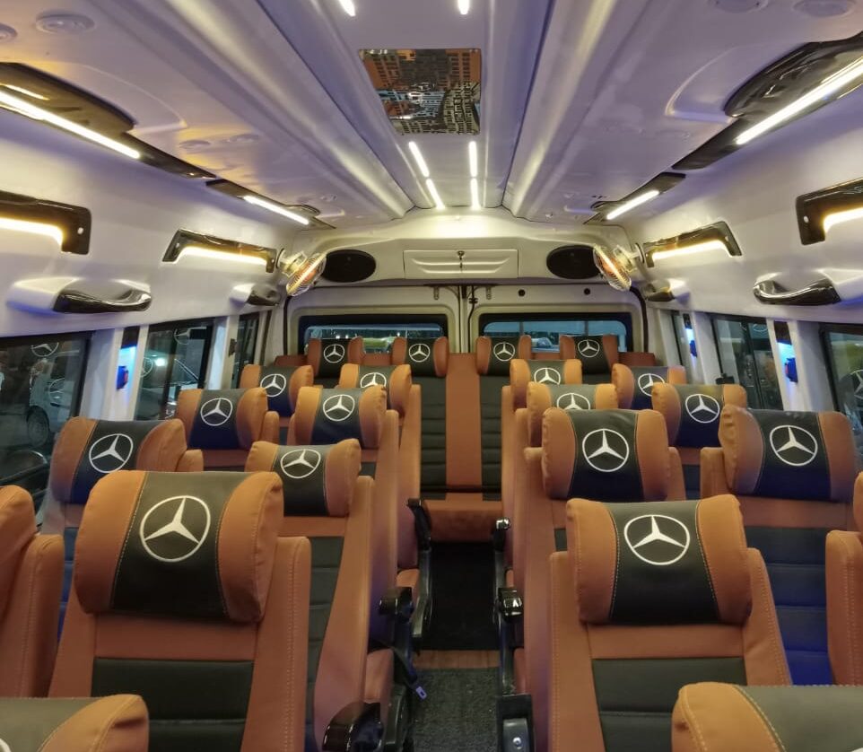 26 Seater Tempo Traveller in Delhi