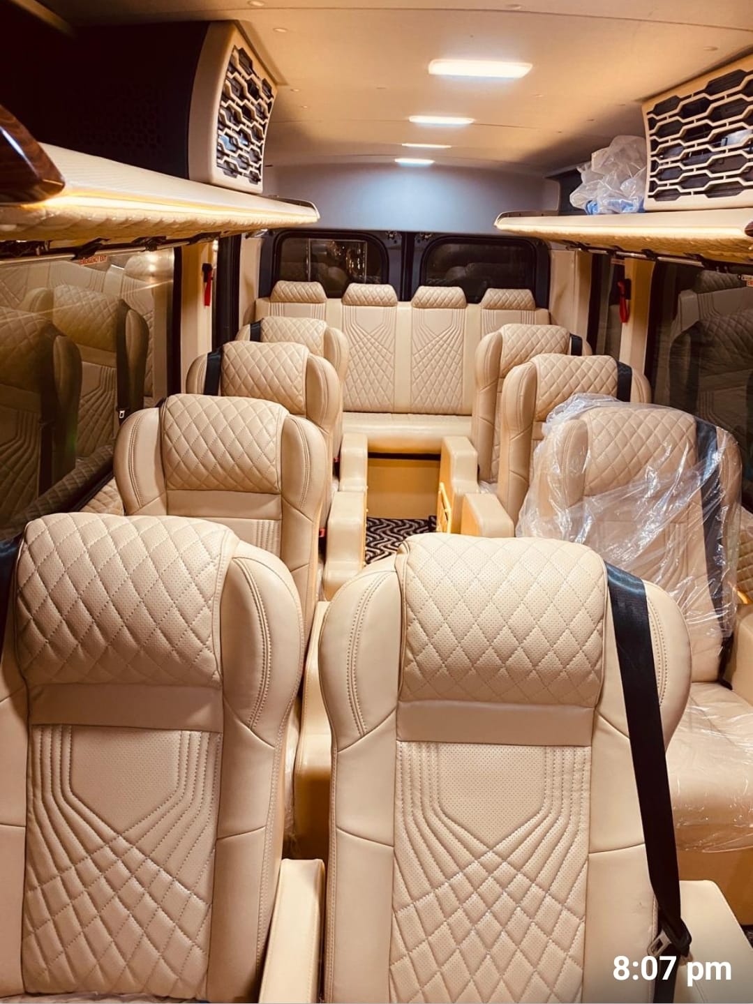 20 Seater Tempo Traveller in Delhi